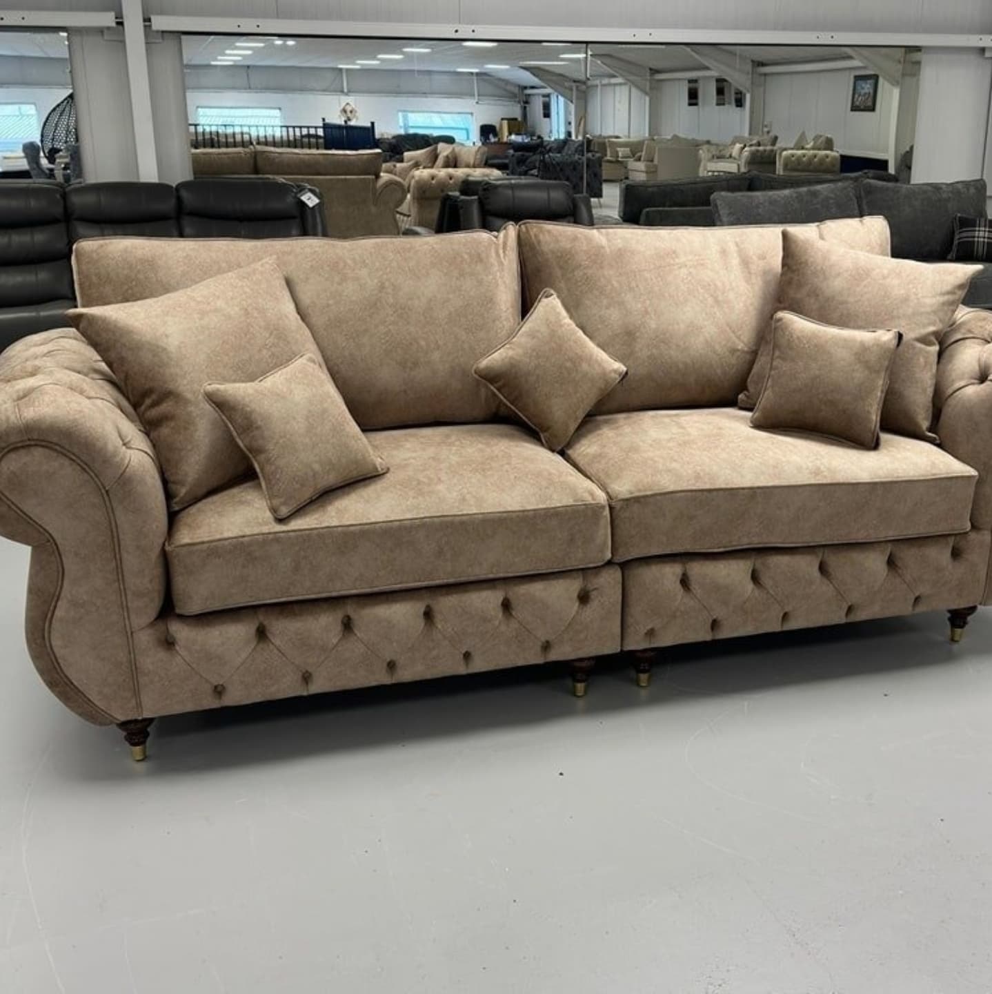 RIO CHESTERFIELD SOFA