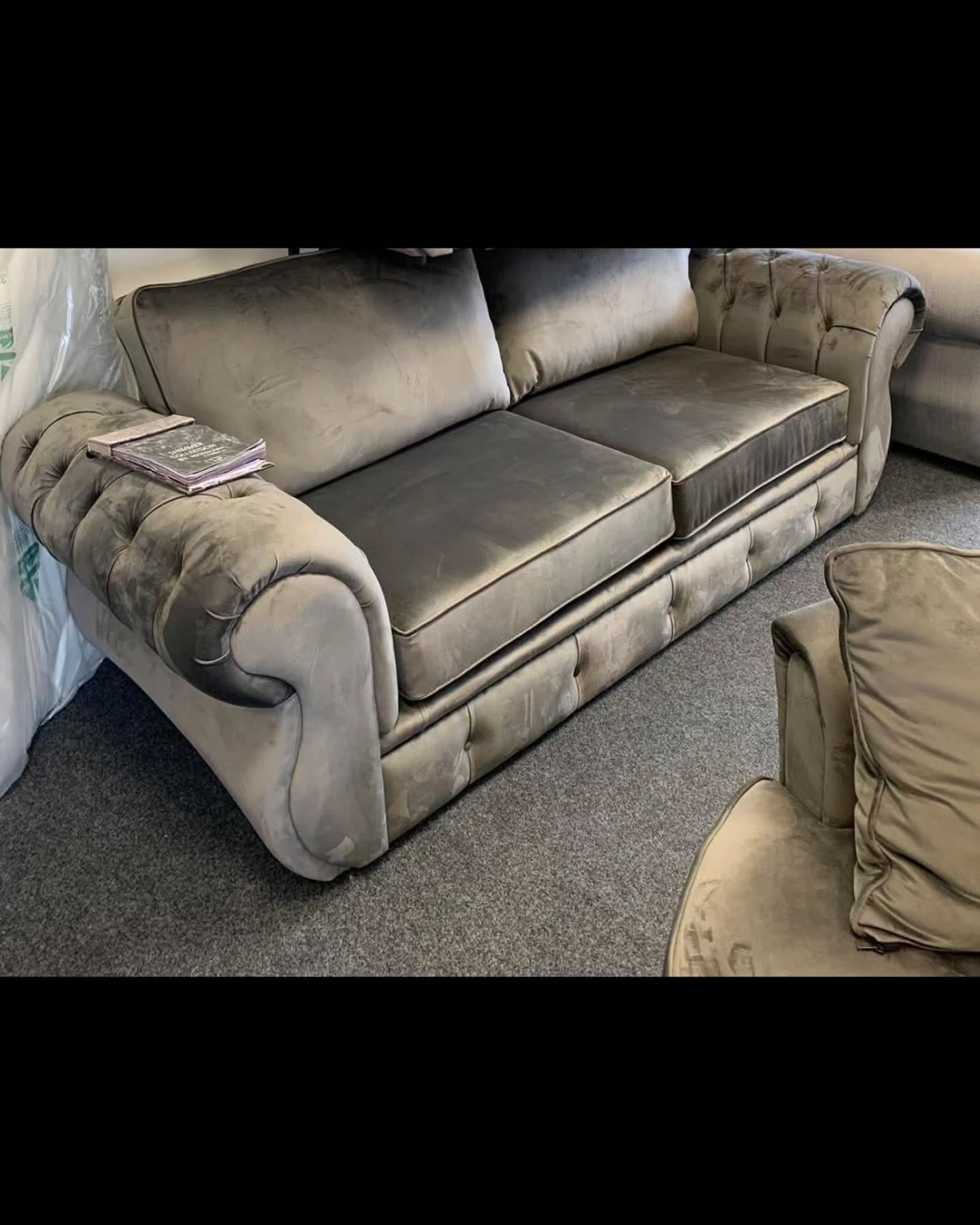 RIO CHESTERFIELD SOFA