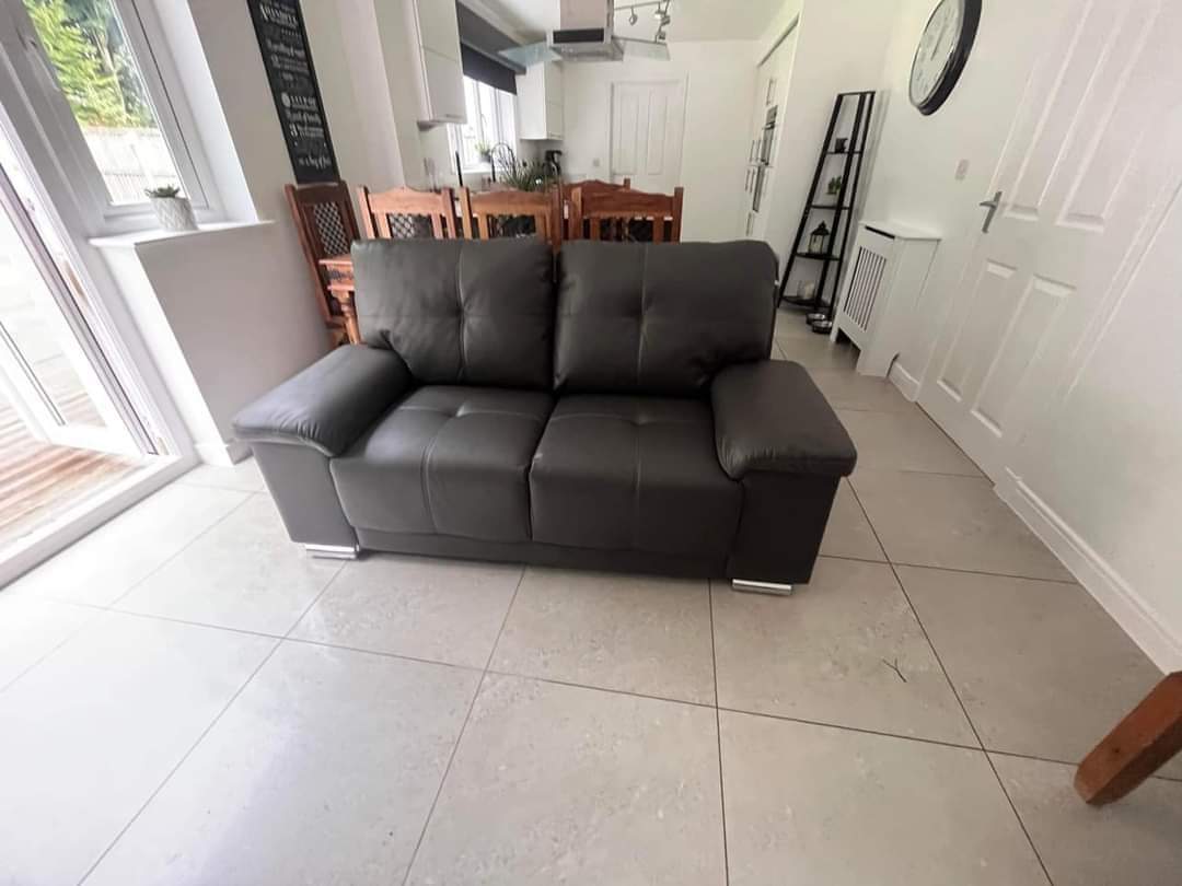 KANSAS SOFA – MODERN COMFORT WITH TIMELESS STYLE