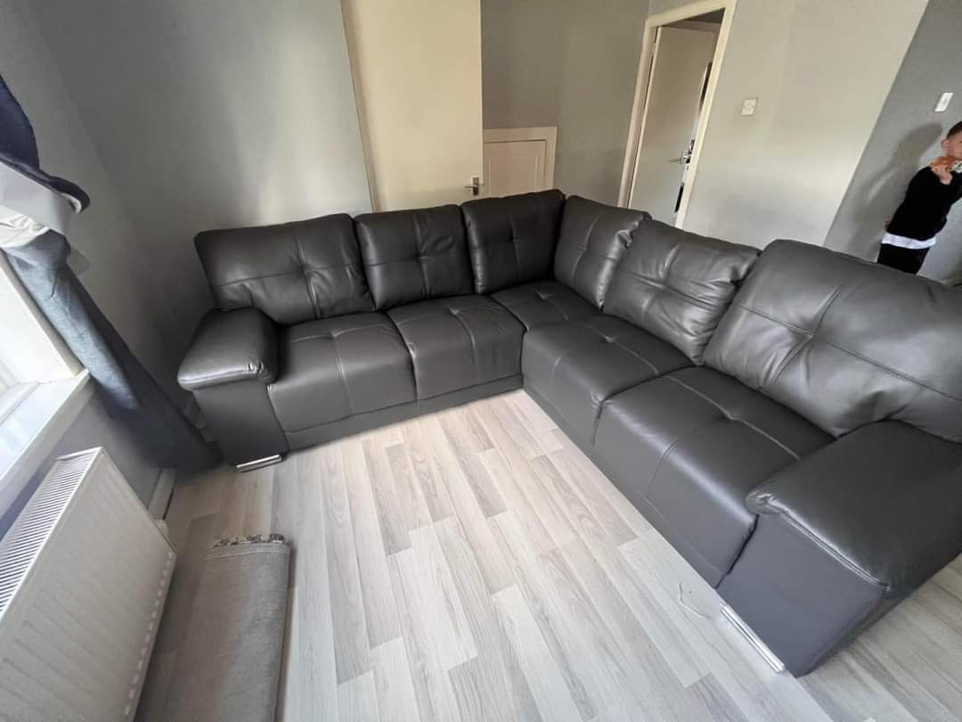 KANSAS SOFA – MODERN COMFORT WITH TIMELESS STYLE